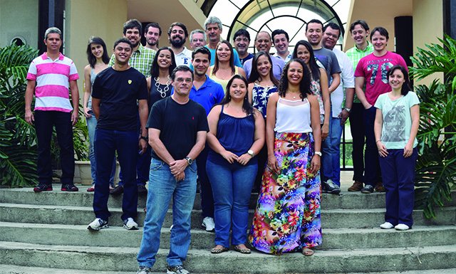 Professores,  funcionários e alunos do NUCAT, dezembro de 2014